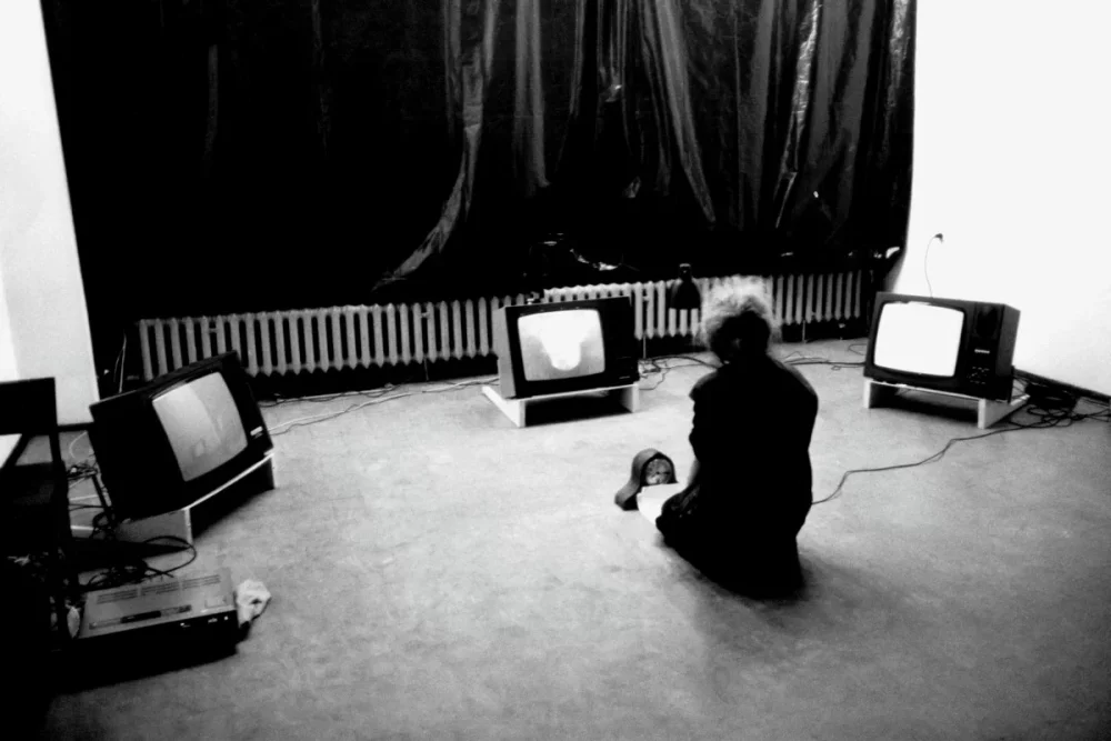 Distorted Session #12: Dernisážová videoparty